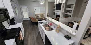 Room in 3 Bedroom Townhome at W Park Cir Gallery 7