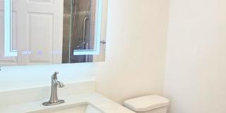 Single Story Senior Home 55+ community- Newly Remodeled- Ready To Move In. Gallery 27