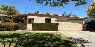 Lovely 3 Bedroom with spacious yard. Great location! Gallery 1