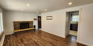Sandy 4 bd 3 bath Single Family Stunner! Gallery 4