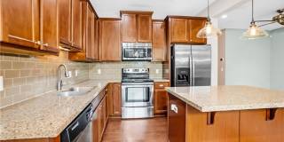 Rare 3 bed 4 bath updated almost 2300 sf townhouse in Woodbury! Gallery 1