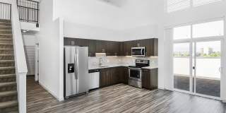 Yale 25 Station Gallery 1