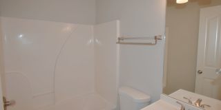 Adorable 3bd 2 ba home with washer/dryer included! Gallery 17