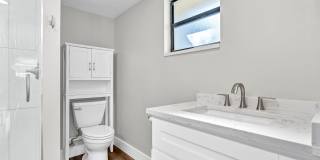 Remodeled 2/2 Waterfront Condo Gallery 18