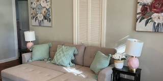 Charming 2 bedroom Duplex Gallery 6