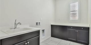 6746 N Glasner Gallery 40