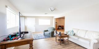 6 Bedroom 3.5 Bathroom Tri-Level Home In Tempe close to ASU Gallery 25
