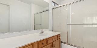 Charming 3 bed, 2.5 bath in El Mirage! W/POOL!! Gallery 23