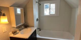Spacious 2 Bedroom, 2 Bathroom Home for Rent – 712 E. 15th St., Davenport, IA 52803 Gallery 13