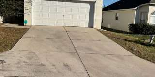 Spacious 3 bedroom, 2 bath home with a den! Gallery 1