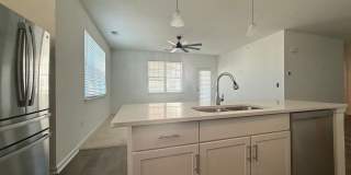 Top-Floor Corner Condo in Virginia Beach Gallery 4