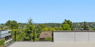 2409 East Thomas Street Gallery 4