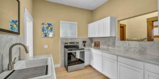 FULLY FURNISHED & BEAUTIFULLY REMODELED CLASSIC HOME NEAR UNR WITH UNBEATABLE I-80 ACCESS Gallery 4