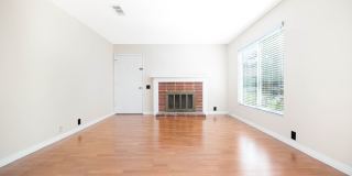 Spacious 4 Bedroom Townhouse in the Heart of Mira Mesa! Gallery 6