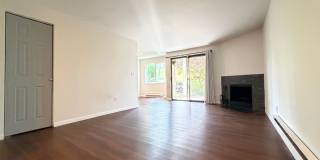 Renton Condo with Private Patio, Pool & Covered Parking! Gallery 6