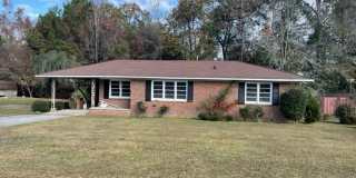 Charming 3BR/1.5BA Brick Home in Nashville – No Carpet & Large Yard Gallery 1
