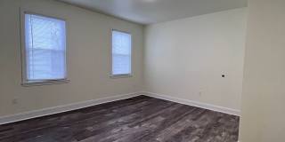 Updated 5BR 3bath house with off street parking! Gallery 18