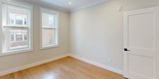 Charming 3 Bedroom-No Broker Fee Gallery 5