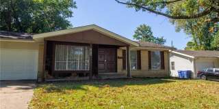 Spacious 3 bedroom 1.5 bath ranch Gallery 1