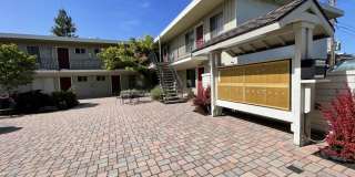 Wonderful Gated 2-Bedroom Downstairs Apartment Gallery 20