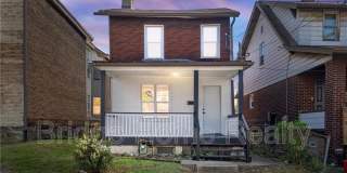 7526 Dickson Street Gallery 1