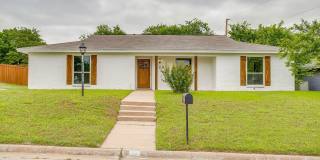 220 Rolling Hills Drive Gallery 1