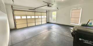 7827 BOLD LION Lane Gallery 6