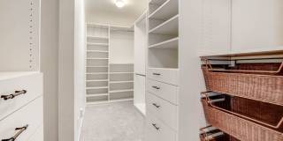 Luxurious Remodeled Home with ADU in Valley Village Gallery 11