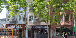 Mission District: Top Floor Flat Above Blondie's Bar w/ Formal Dining Room & W/D in unit Gallery 1