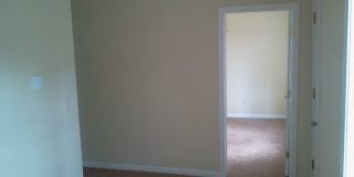110 Niagara St Gallery 2