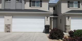 **Move-In Discount**3 bed -2.5 bath - Newer townhome in the heart of Cedar City! Gallery 1