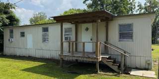 2 Bedroom / 1 Bath Single wide for Rent – Irvin St, Live Oak, FL Gallery 1