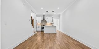 413 Lellyett Street Gallery 13