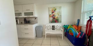 Beatifully updated Beach condo FULLY FURNISHED ANNUAL RENTAL 2/2 Gallery 5