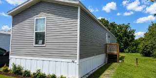 94 Lakeside Garden Circle Gallery 1