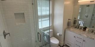 *DREAM LOCATION* 6BR Completely Renovated Duplex Gallery 27