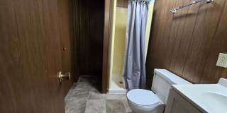 Cute 2-bedroom duplex in Normal! Gallery 14