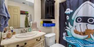 139 DAVIS Street Gallery 16