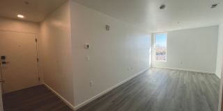 725 W Pratt Gallery 6
