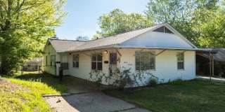 713 Oakwood Gallery 1