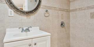 3 Level Semi-Detached Row Home in Columbia Heights Gallery 19