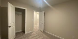 Room in 4 Bedroom Townhome at Memorial Pkwy Room in 4 Bedroom Townhome at Memorial Pkwy Gallery 24