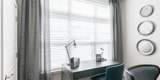 Vintage Foxland Apartments Gallery 9