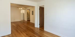 3054-58 N Greenview / 1507-11 W Barry Gallery 21