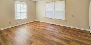 Knoxville 37921 - 3 bedroom, 2 bath Duplex - Contact Ryan Fogarty 865-333-4840 Gallery 3