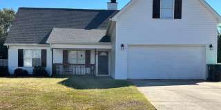 204 Franklin Sq - Beautifully Updated Home in Bonaire Gallery 1