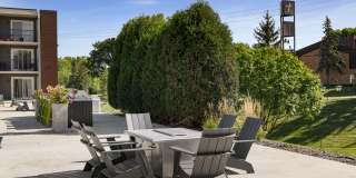 Pebblebrook Court Gallery 21