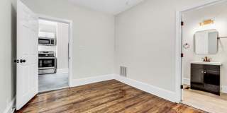 Four Bedroom 2 bath House with office on W Friendly Ave in Greensboro-near UNCG Gallery 12
