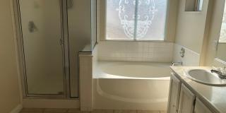 LARGE 5 BDRM HOME W/ 3 FULL BATHS. Gallery 32