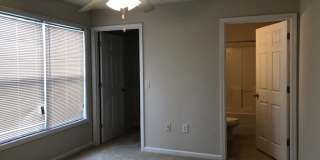 Southern Edge Condo - Close to Campus Gallery 22